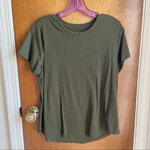 Old Navy Wear Everywhere Tee in Olive Green - Large